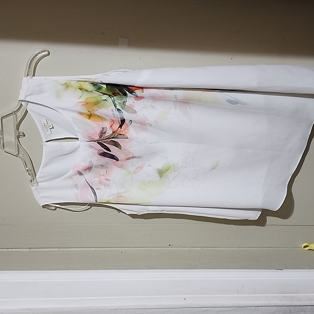 White Sleeveless Top with Multicolor Design Size 16 Plus Great Conditions